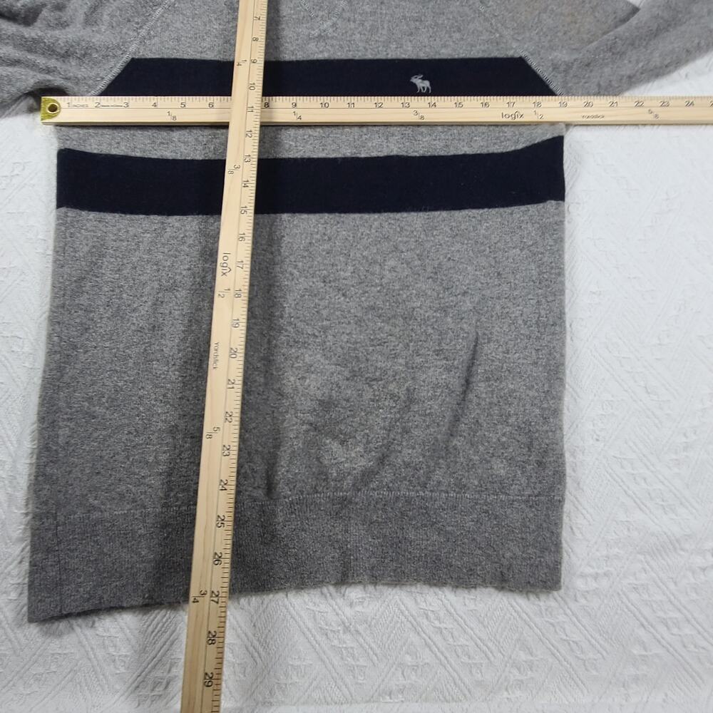 Abercrombie and Fitch men's 100% cashmere Size Medium Quiet luxury preppy cozy - Picture 4 of 7